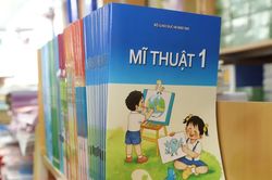 Triển khai đồng loạt các giải pháp điều tiết khẩn cấp gỡ 'sốt sách' cục bộ