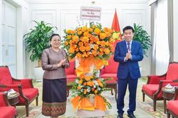 Đại sứ qu&aacute;n L&agrave;o tại Việt Nam ch&uacute;c mừng Quốc kh&aacute;nh Việt Nam