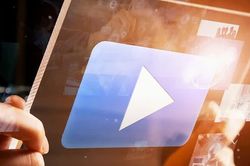 Báo Guardian rời 'vùng an toàn' để chạy đua với TikTok