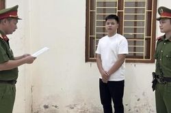Khởi tố đối tượng sản xuất, buôn bán hơn 1.000 sản phẩm giả mạo nhãn hiệu