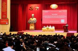 Đổi mới chương trình các môn lý luận chính trị: Bảo đảm đào tạo không chỉ để 'biết' mà để 'làm'