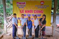 Báo Pháp luật Việt Nam mang hơi ấm đến với vùng cao Quảng Trị