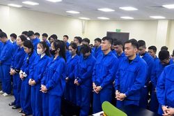 Gã trai trẻ khai chỉ cần mặc đẹp, lái xe sang là nữ đại gia móc hầu bao 14 tỷ đồng