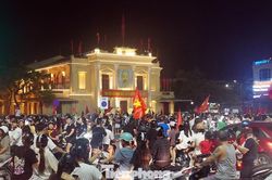 Hải Ph&ograve;ng ăn mừng chiến thắng