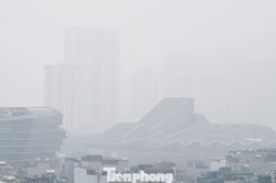 Hà Nội mù mịt trong ngày ô nhiễm không khí đứng thứ hai thế giới