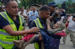 Việt Nam gửi điện thăm hỏi Trung Quốc v&agrave; Nepal sau trận lũ qu&eacute;t kinh ho&agrave;ng