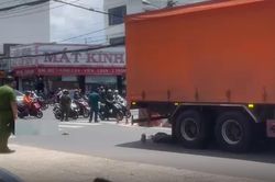 Va chạm với xe tải, hai người tử vong tại chỗ