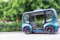 Hà Nội cho phép thử nghiệm xe buýt tự hành, robot taxi