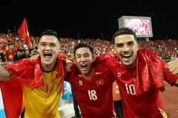 Vô địch ASEAN Cup, Đình Bắc, Hoàng Hên nói lời xúc động