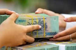 Lãi suất vay mua bất động sản biến động, có những khoản vay sẽ phải chịu lãi 'căng'