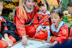 'Luồng xanh' tuyển sinh và bài toán chất lượng giáo dục các dân tộc rất ít người