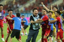 50 sắc thái đặc biệt của HLV Kim Sang Sik khi vô địch ASEAN Cup