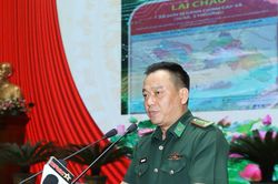 Hơn 2.000 người chưa có smartphone, lính biên phòng Lai Châu đi từng bản 'xóa mù số'