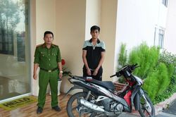 Bắt giữ 3 đối tượng thực hiện 2 vụ cướp giật tài sản của người đi đường