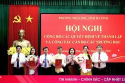 Phường Trần Ph&uacute; c&ocirc;ng bố c&aacute;c quyết định về th&agrave;nh lập trường v&agrave; c&ocirc;ng t&aacute;c c&aacute;n bộ