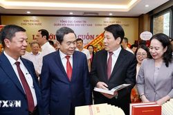 Lễ giới thiệu sách về xây dựng và bảo vệ Tổ quốc của Đại tướng Lương Cường