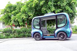 H&agrave; Nội cho ph&eacute;p thử nghiệm xe tự h&agrave;nh, robotaxi tại H&ograve;a Lạc