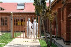 WHO x&aacute;c nhận đợt b&ugrave;ng ph&aacute;t dịch Ebola tại Uganda chấm dứt