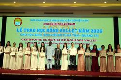Khuyến khích thế hệ trẻ nỗ lực học tập, nghiên cứu khoa học