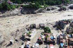 Gần 1.500 người mất t&iacute;ch trong lũ qu&eacute;t tại Nepal v&agrave; Trung Quốc
