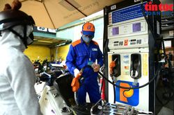 Gi&aacute; xăng giảm nhẹ từ 3 giờ chiều ng&agrave;y 27/8