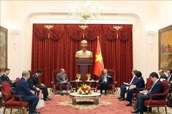 Tổng Bí thư, Chủ tịch nước Tô Lâm tiếp Chủ tịch kiêm Tổng Giám đốc Điều hành Tập đoàn Qualcomm