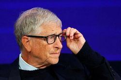 AI đang ph&aacute;t triển qu&aacute; nhanh, tỷ ph&uacute; Bill Gates đưa ra 5 cảnh b&aacute;o