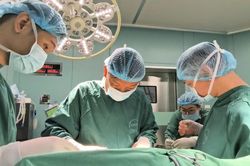 Chạy đua từng phút cứu nữ bệnh nhân bị tổn thương não nghiêm trọng