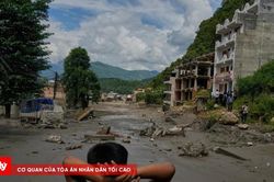 Lũ qu&eacute;t ở bi&ecirc;n giới Nepal - Trung Quốc khiến &iacute;t nhất 160 người thiệt mạng