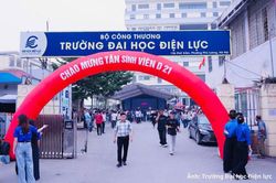Trường Đại học Điện lực rộn r&agrave;ng đ&oacute;n t&acirc;n sinh vi&ecirc;n D21