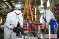 T&aacute;i cơ cấu ng&agrave;nh c&ocirc;ng nghiệp: N&acirc;ng gi&aacute; trị, tăng năng lực tự chủ