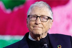 Bill Gates: Thế giới chưa sẵn sàng trước cú sốc AI
