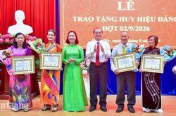 Châu Đốc trao Huy hiệu Đảng cho 193 đảng viên