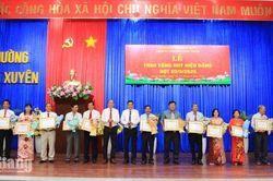 468 đảng vi&ecirc;n thuộc Đảng bộ phường Long Xuy&ecirc;n nhận Huy hiệu Đảng