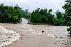 Bắc Ninh: Lũ thượng nguồn bất ngờ đổ về, chia cắt nhiều khu d&acirc;n cư x&atilde; An Lạc