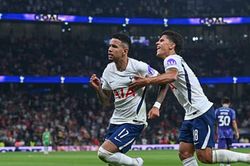 Tottenham đ&egrave; bẹp Charlton 5-1 tại C&uacute;p Li&ecirc;n đo&agrave;n Anh nhờ m&agrave;n tỏa s&aacute;ng rực rỡ của Savinho