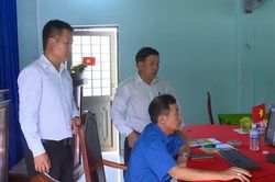 Chi bộ th&ocirc;n bắt nhịp chuyển đổi số