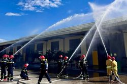 Gia Lai: Thực tập phương án chữa cháy, CNCH tại doanh nghiệp chế biến gỗ