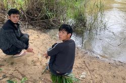 Gia Lai: Tạm giữ 2 đối tượng rủ nhau ra bờ suối “đập đá”
