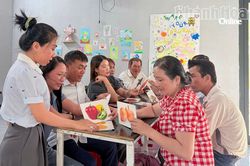 Nông dân hào hứng học tiếng Anh