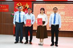 Đảng ủy x&atilde; Thuận Bắc b&agrave;n giao chức năng, nhiệm vụ tham mưu c&ocirc;ng t&aacute;c d&acirc;n vận về Ủy ban MTTQ Việt Nam x&atilde;