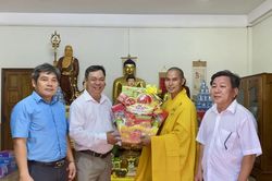 Xã Đại Lãnh thăm, chúc mừng các cơ sở Phật giáo nhân dịp lễ Vu Lan