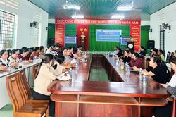 Tập huấn kiến thức, kỹ năng về gia đ&igrave;nh v&agrave; sức khỏe cho phụ nữ x&atilde; Phước Hữu