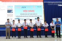 Tuyên truyền pháp luật an ninh hàng không cho người dân và doanh nghiệp