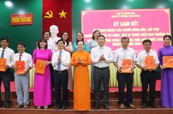 Đảng ủy phường Phan Rang công bố quyết định giải thể và thành lập mới các chi bộ, đảng bộ trường học