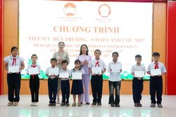 Xã Cam Lâm tổ chức chương trình “Tiếp sức đến trường - Chắp cánh ước mơ”