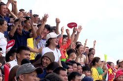 Sức nóng từ khán đài