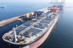 Giá xăng dầu hôm nay 27/8: Giảm trước kỳ vọng mở lại eo biển Hormuz