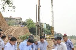 Vì sao dự án cấp bách khắc phục sạt lở tại tổ 15 phường Hòa Bình chậm tiến độ?