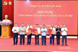 Chuyển chủ trương của Trung ương th&agrave;nh chương tr&igrave;nh h&agrave;nh động, việc l&agrave;m cụ thể